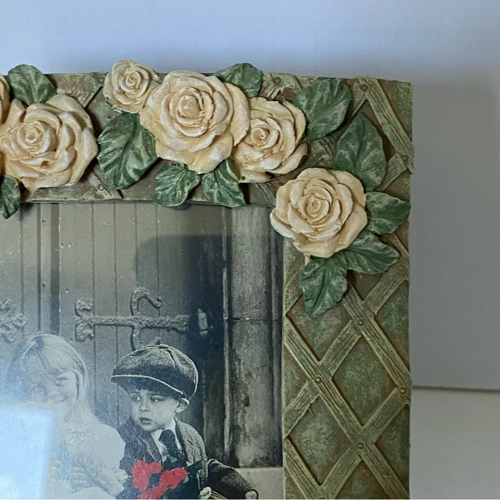 Picture Frame Roses Cottage-core Resin 3D Floral Ornate Victorian. 3.5 X 5 Photo